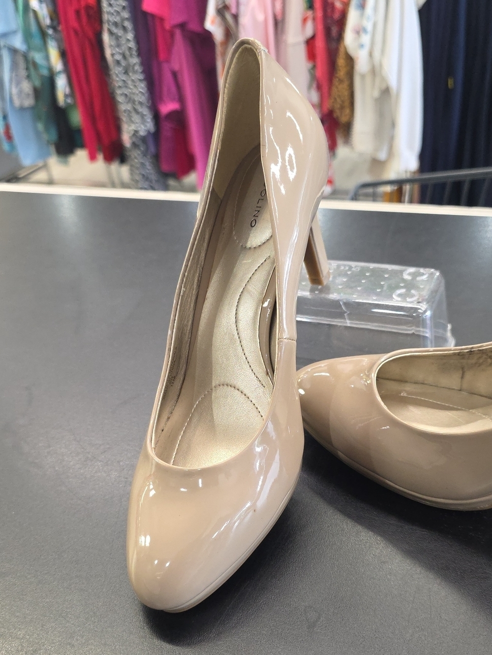Bandolino TAN NEUTRAL Patent Pointed-Toe Pumps GREAT SHAPE 7.5
